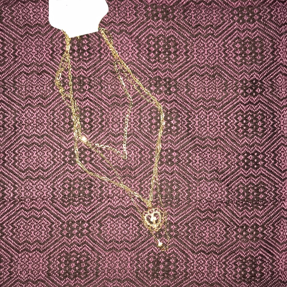 Cute.  Gold layered necklace